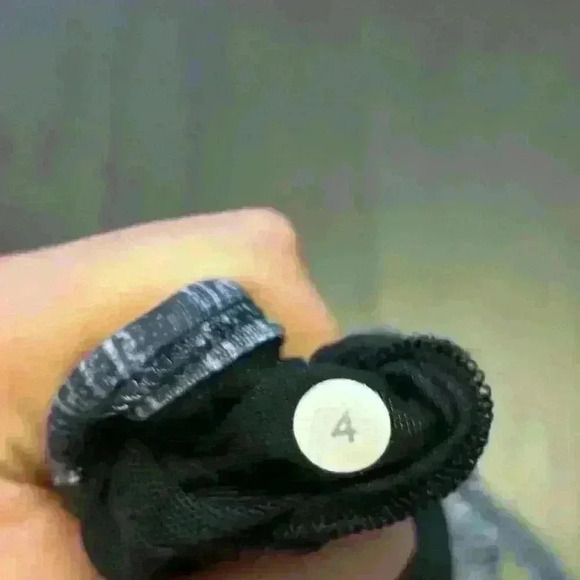 Lululemon Power Y  Tank *Luon
Dramatic Static White Black - Picture 7 of 7